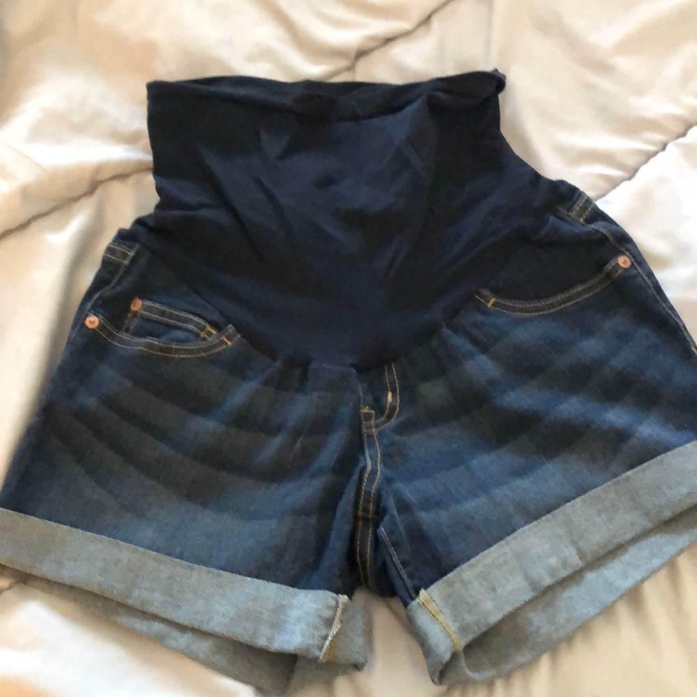 Maternity shorts